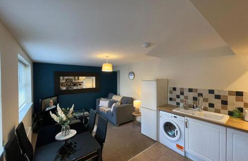 Large Apartments next to East Midlands Airport with Free Gated Parking! - Photo 45