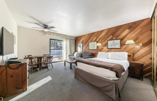 Homey 1st Floor Studio #135 at Donner Lake Village - Foto 8