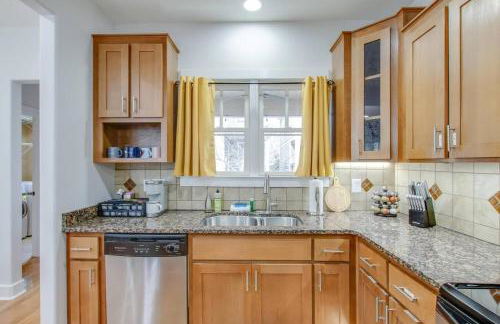 Vibrant Trendy Two Bedroom Home Near Marathon Village - Foto 21