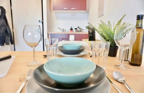 NEU modernes Apartment in Top Lage, free Parking max 1,65m Höhe und 1,8m Breite - Foto 15