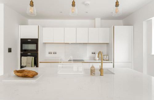 3 Bed House near Purley, by ARP Homes, Free Parking, Ideal for Long Stays & Insurance Bookings - Foto 31