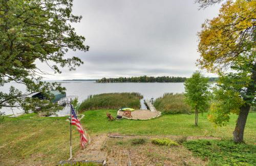 Away at Moose Bay Breezy Point Gem with Game Room - Foto 28