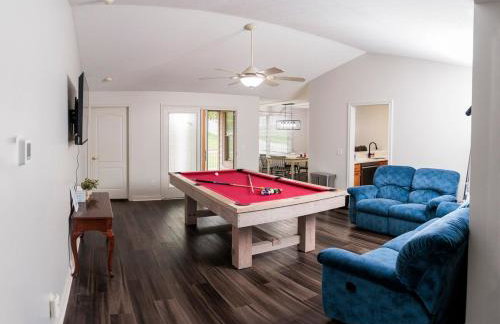 Modern Retreat Near DAY Airport & Metropark - Foto 1