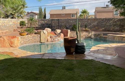 Amazing home with custom-built pool - Foto 1