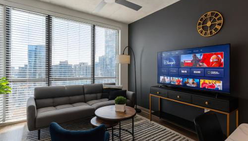 Upscale 2BR Apt Rooftop Deck and Fitness - Foto 3