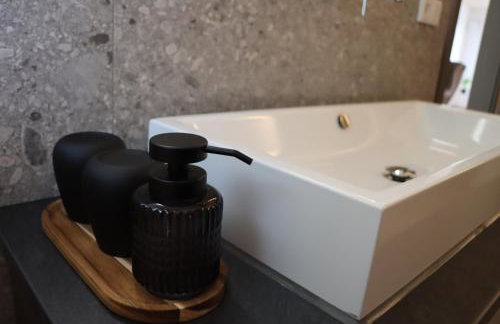 cozy cube 1 Luxury Apartments, nah an der Messe, 30 Minuten zu den Bergen und Seen, 20 Minuten nach München - Foto 25