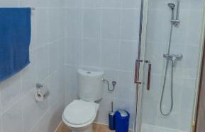 Casa Amaya - Spacious House with Pool, Large Garden, BBQ, 2 Terraces, and Ideal Location - Photo 17