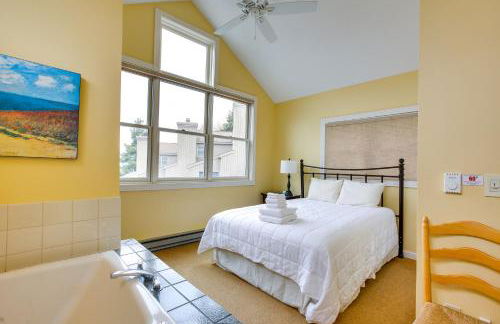 Glen Arbor Vacation Rental with Views of Lake! - Foto 11