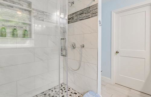 Square Pond Vacation Rental with Boat Dock and View! - Foto 16