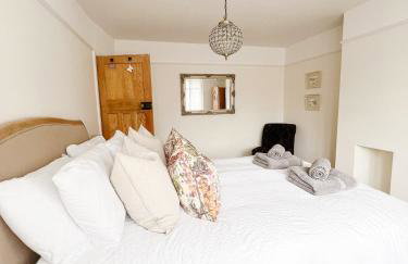 Beautiful spacious Home in Hereford - sleeps 7 - Photo 22
