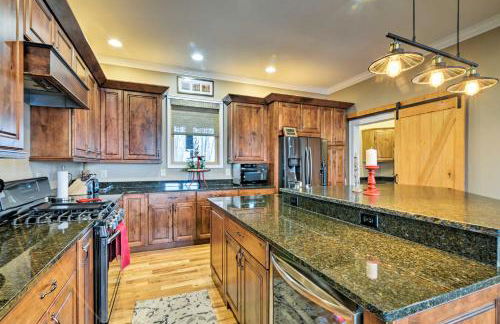 The Barn House Caldwell Mtn Retreat with Hot Tub! - Foto 6