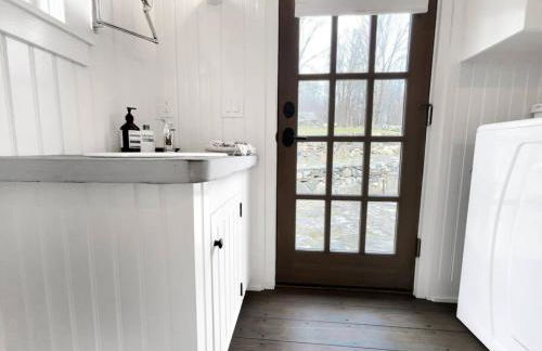 Historic Estate - 5 min to Mohawk Mt Ski Resort - Foto 37