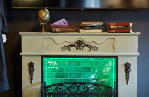 Little Wizard Apartment Hamburg - bis 4 Personen - 44 qm - Küche - Smart TV - kostenloser Parkplatz - Foto 1