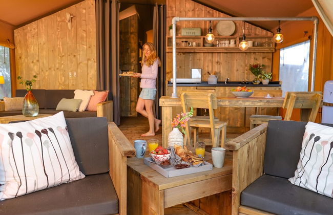 Lovely Tent with Kitchen & Bathroom Located near Pond - Photo 4