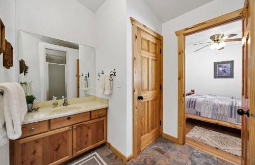 Country Bear Cabin at Bear Lake - Photo 28