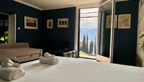 Postcard view 3 minutes walk from the lake - Photo 4