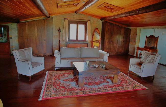 The Mira House - Photo 34