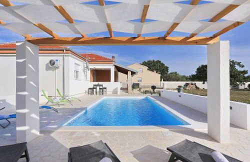 Holidayhouse Alirio with heated pool. - Foto 17