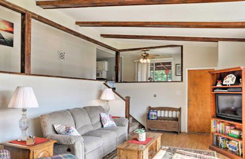 Mayfield Home with Private Dock on Lake Sacandaga! - Foto 7