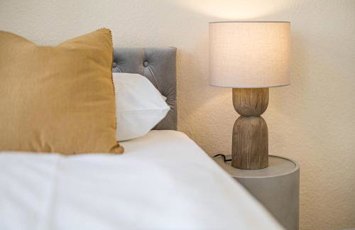 LeHaStays - Apartment Buckau 15 I 2 Zimmer I voll ausgestattete Küche I Balkon I Smart TV - Photo 31