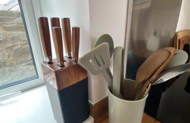 Northcliffe - Stylish Stone Cottage - Spa Bath - Peak Views - Photo 30