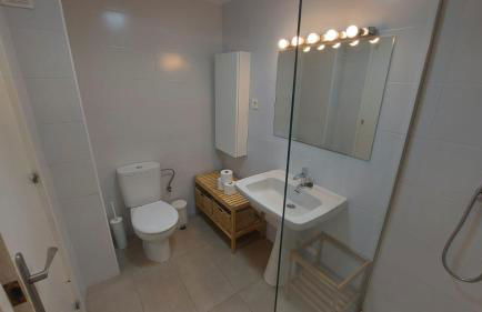 1ª linea reformado y perfecta ubicacion frente al puerto deportivo - Foto 13