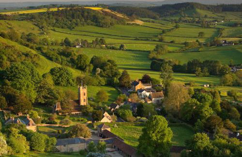 Stylish 1-bed Cottage Escape in Piddlehinton - Photo 41
