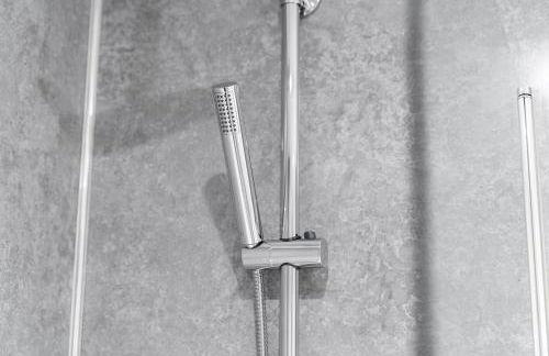 Stylish Apartment - 2 Bedrooms - Balcony - Parking - Netflix - Wifi - 7MC - Foto 32