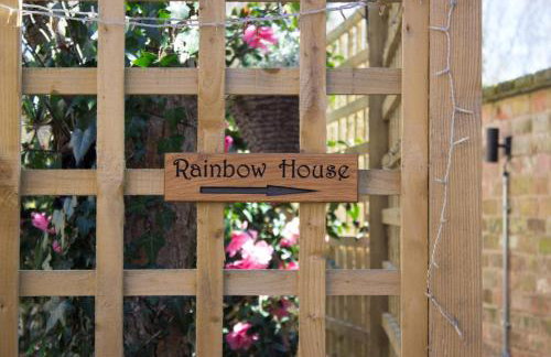 Rainbow House - Entire Place - Photo 24