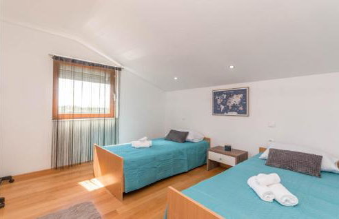 6 Bedroom Lovely Home In Ceranje Gornje - Foto 25