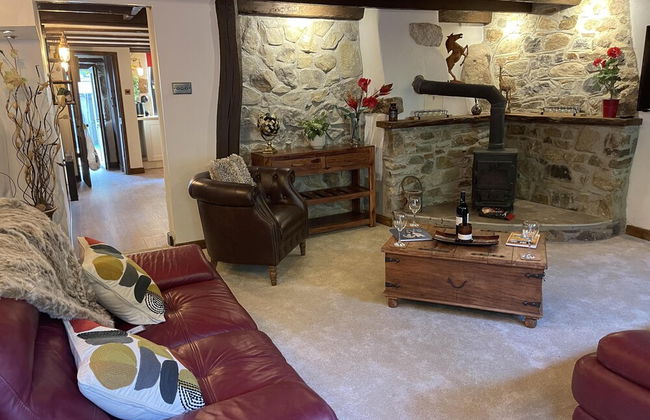 Luxury Dog-friendly 5 Star Cottage With Hot Tub - Photo 1