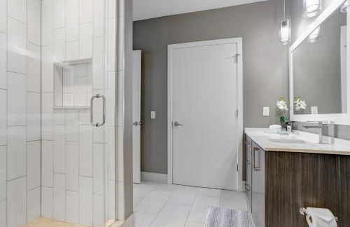 Stunning 2-Bed Condo with Panoramic DT Tampa Views - Foto 16