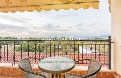 Luxury appartment, only 7 minutes from Thessaloniki airport and 15 minutes from city center ,for 8-23 people also for gatherings and parties - Photo 45