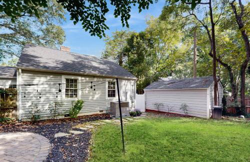 3 Mi to Dtwn Charlotte! Quiet Haven with Fenced Yard - Foto 34