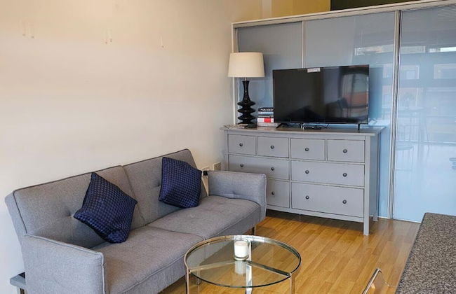 π‘ 1BR Flat Nr Childrens Hospital & Uni π Free Parking - Photo 1