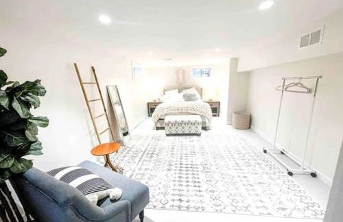 Modern Westport Studio with Pool Table & Lounge - Foto 3