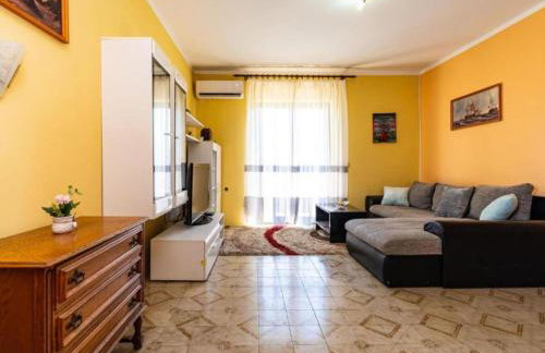 Two Bedroom Apartment with Terrace - Foto 3