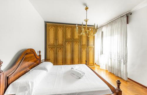 Cozy Apartment near Venice with Balcony! - Photo 7