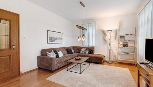 Rotes Haus über den Weinbergen - Foto 2