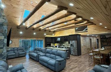 Majestic Cottage Estate with Indoor Heated Pool - Foto 6