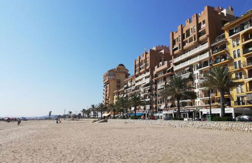 IDEALLY located on BEACH - Foto 21