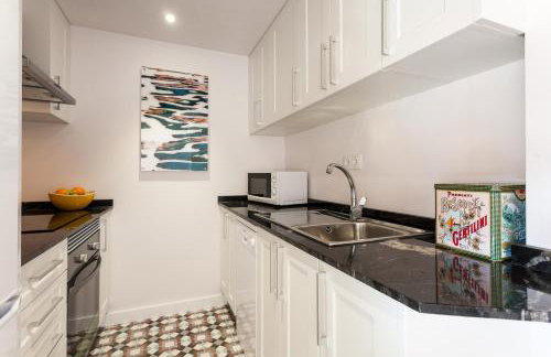 FLORIT FLATS - CENTER 2BR 2BA ATTIC TERRACE VIEW WIFi AC - Photo 25