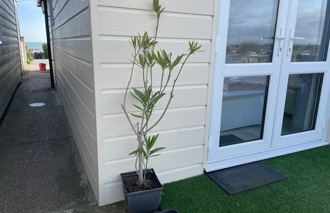 Contemporary Beachfront Bungalow With Direct Access to the Sea - Foto 41