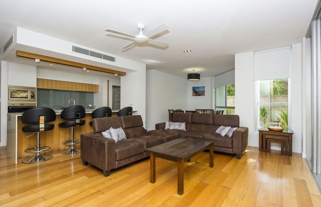 Maggies Beachfront Apt. 9 - Photo 8