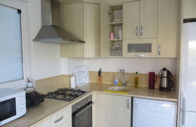 Villasevval-sleeps8-pool-bbq-ac-neartown - Photo 9