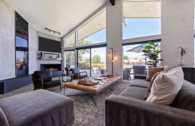 Golf Course-front Views, Pool+hot Tub, Patio Modern Edgy House by Avantstay - Foto 5