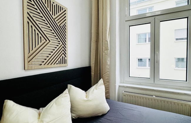 Comfy 4BR 10 Min Transport to Stadthalle - Photo 9