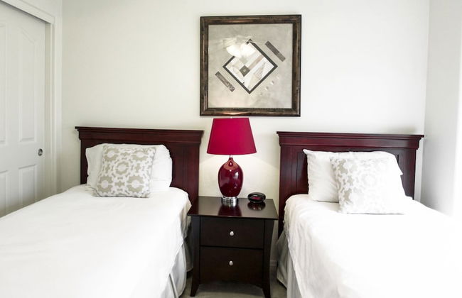 Near Great Shopping & Dining! Pool Table & Games! - Foto 3