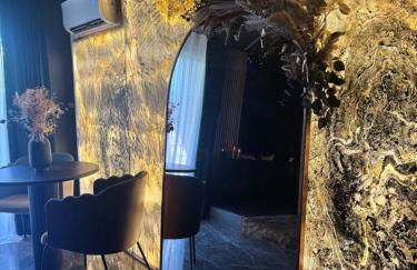 One Night Love Room Unique - Photo 3