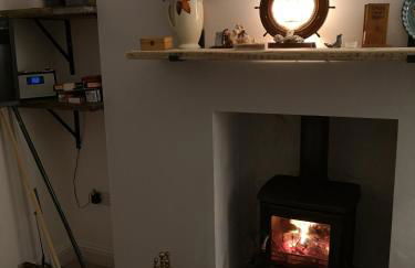 Beside the Bay - Photo 2